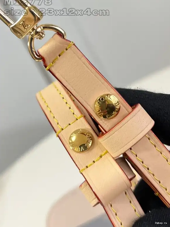 VUITTON LOUIS on Wallet Ivy-23.5*12*4.3cm Chain 0614